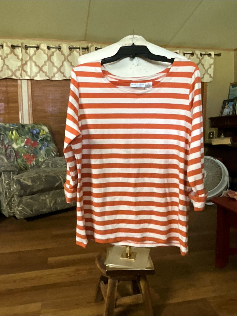 Hillary and Hanson size 1X Ladies top